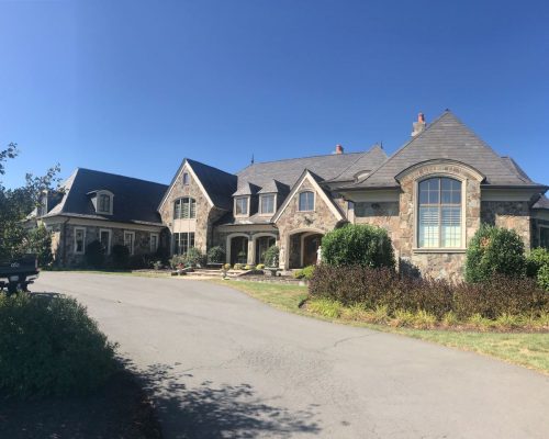 A huge house located in Fredericksburg